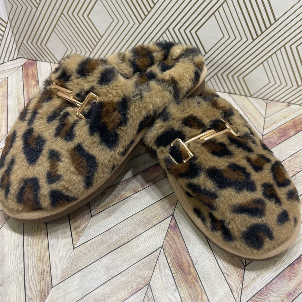 Leopard Designed Fur (all faux) Women's Slippers NWOT‎ size 7/8 K4
